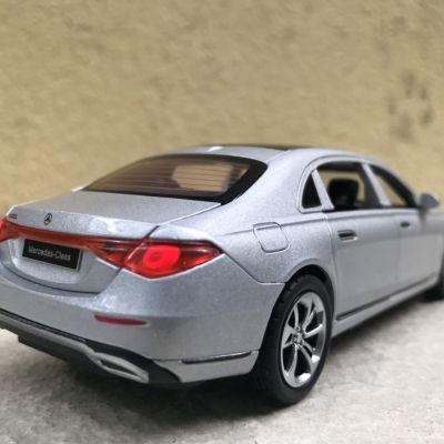 Mô hình xe Mercedes-Benz S400L 2024 tỷ lệ 1:32