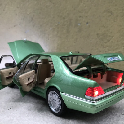 Mô hình xe Mercedes Benz W140 Class S320 tỷ lệ 1:24