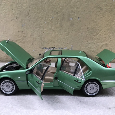 Mô hình xe Mercedes Benz W140 Class S320 tỷ lệ 1:24