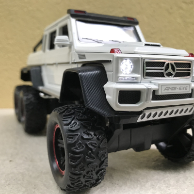Mô hình xe MERCEDES G63 AMG 6x6  tỷ lệ 1:24