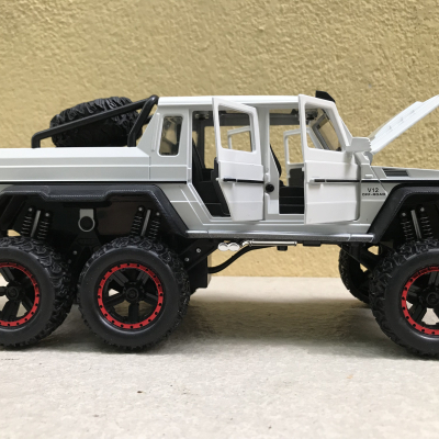 Mô hình xe MERCEDES G63 AMG 6x6  tỷ lệ 1:24
