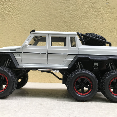 Mô hình xe MERCEDES G63 AMG 6x6  tỷ lệ 1:24
