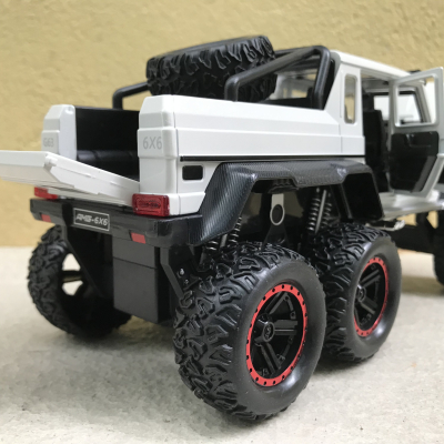 Mô hình xe MERCEDES G63 AMG 6x6  tỷ lệ 1:24