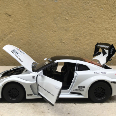 Mô hình xe NISSAN GTR CSR2 tỷ lệt 1:32
