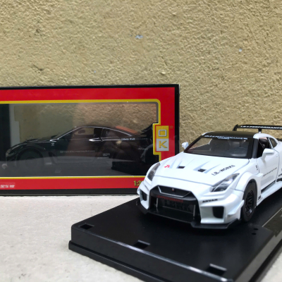 Mô hình xe NISSAN GTR CSR2 tỷ lệt 1:32