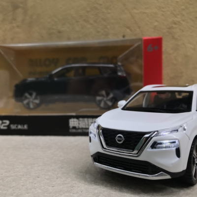 Mô hình xe NISSAN Xtrail 2023 tỷ lệ 1:32