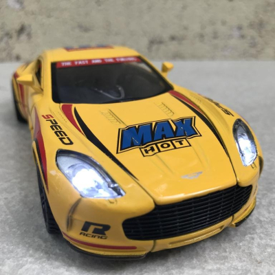 Mô hình xe ô tô Aston martin ONE tỷ lệ 1:32