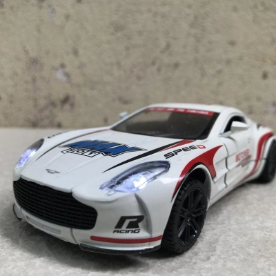Mô hình xe ô tô Aston martin ONE tỷ lệ 1:32