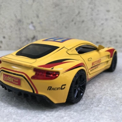 Mô hình xe ô tô Aston martin ONE tỷ lệ 1:32