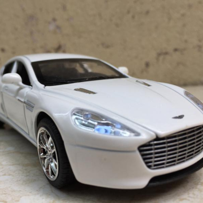 Mô hình xe Ô TÔ Aston martin sedan tỷ lệ 1:32
