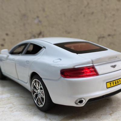 Mô hình xe Ô TÔ Aston martin sedan tỷ lệ 1:32