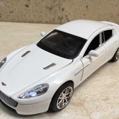 Mô hình xe Ô TÔ Aston martin sedan tỷ lệ 1:32