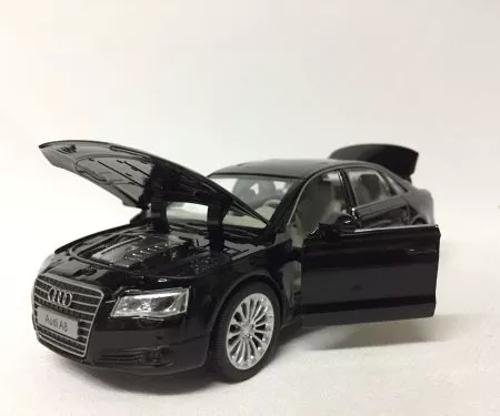 Mô hình xe Ô TÔ Audi A8 tỷ lệ 1:32