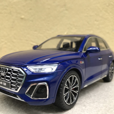 Mô hình xe ô tô  AUDI Q5 2022  tỷ lệ 1:24