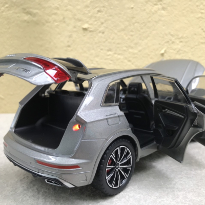 Mô hình xe ô tô  AUDI Q5 2022  tỷ lệ 1:24