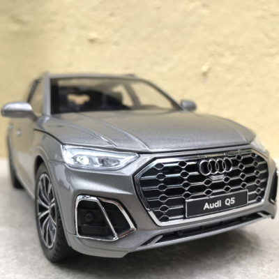 Mô hình xe ô tô  AUDI Q5 2022  tỷ lệ 1:24