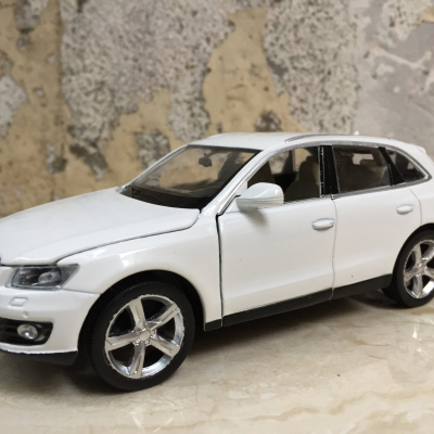 Mô hình xe Ô tô AUDI Q5 tỷ lệ 1:32
