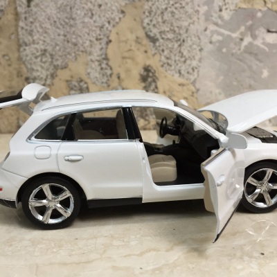 Mô hình xe Ô tô AUDI Q5 tỷ lệ 1:32