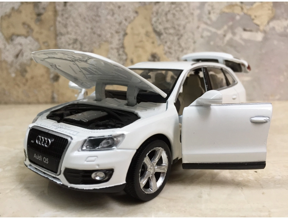 Mô hình xe Ô tô AUDI Q5 tỷ lệ 1:32