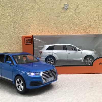 Mô hình xe Ô TÔ AUDI Q7 2019 tỷ lệ 1:32