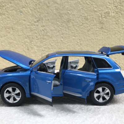 Mô hình xe Ô TÔ AUDI Q7 2019 tỷ lệ 1:32