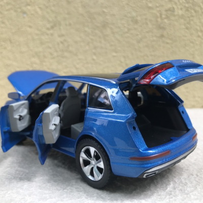 Mô hình xe Ô TÔ AUDI Q7 2019 tỷ lệ 1:32