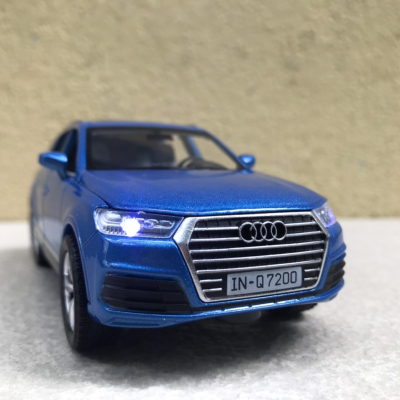 Mô hình xe Ô TÔ AUDI Q7 2019 tỷ lệ 1:32