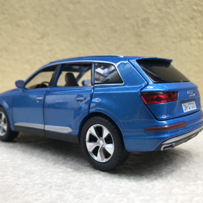 Mô hình xe Ô TÔ AUDI Q7 2019 tỷ lệ 1:32