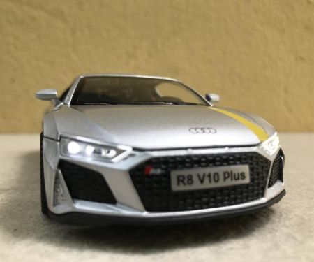 ​Mô hình xe ô tô Audi R8 V10 Plus tỷ lệ 1:32