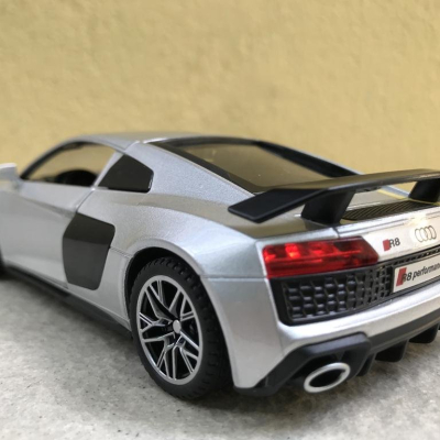 Mô hình xe ô tô Audi R8 V10 Plus tỷ lệ 1:32