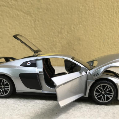 Mô hình xe ô tô Audi R8 V10 Plus tỷ lệ 1:32