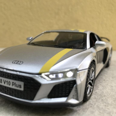 Mô hình xe ô tô Audi R8 V10 Plus tỷ lệ 1:32