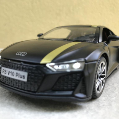 Mô hình xe ô tô Audi R8 V10 Plus tỷ lệ 1:32