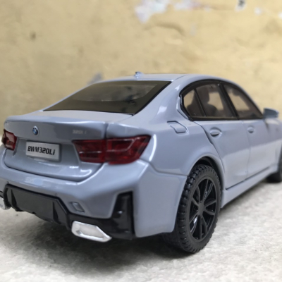 Mô hình xe ô tô BMW 320i 2024 tỷ lệ 1:32