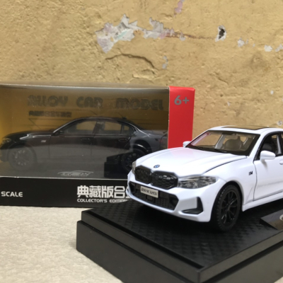 Mô hình xe ô tô BMW 320i 2024 tỷ lệ 1:32