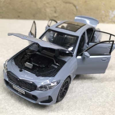 Mô hình xe ô tô BMW 320i 2024 tỷ lệ 1:32