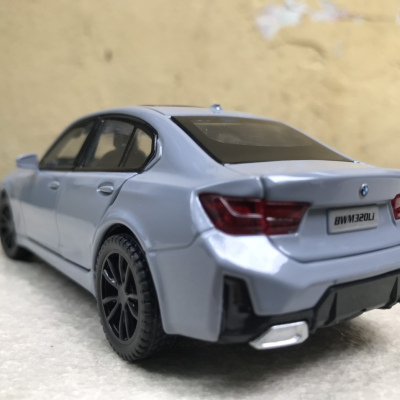 Mô hình xe ô tô BMW 320i 2024 tỷ lệ 1:32