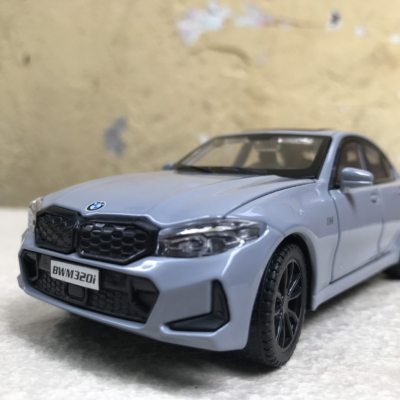 Mô hình xe ô tô BMW 320i 2024 tỷ lệ 1:32
