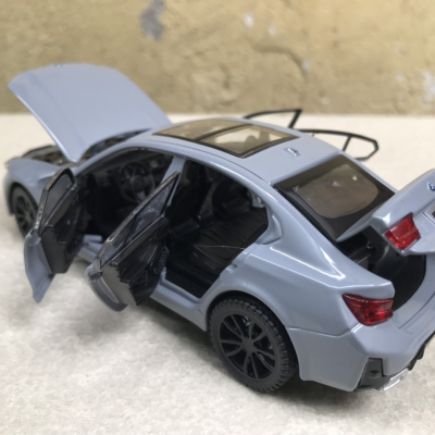 Mô hình xe ô tô BMW 320i 2024 tỷ lệ 1:32
