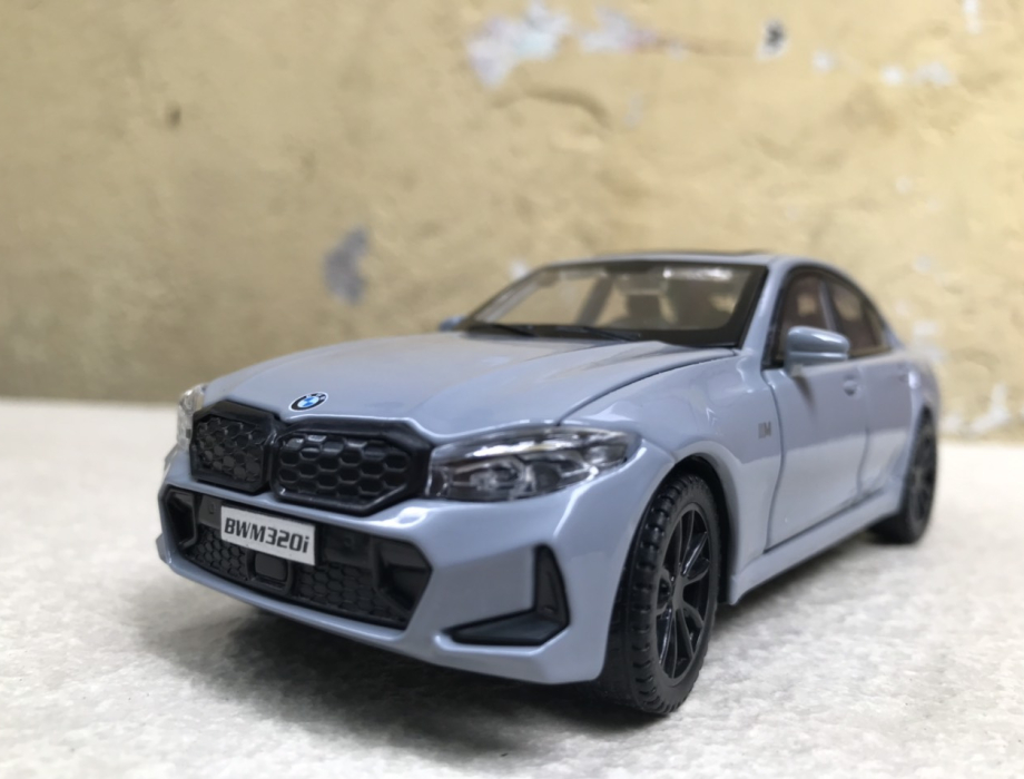 Mô hình xe ô tô BMW 320i 2024 tỷ lệ 1:32 Mô hình xe ô tô BMW 320i 2024 tỷ lệ 1:32