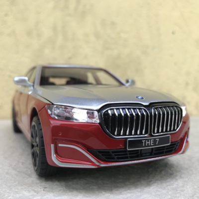 Mô hình xe ô tô BMW 760LI 2023 tỷ lệ 1:24