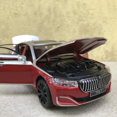Mô hình xe ô tô BMW 760LI 2023 tỷ lệ 1:24