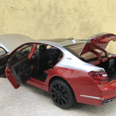 Mô hình xe ô tô BMW 760LI 2023 tỷ lệ 1:24