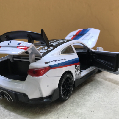 Mô hình xe ô tô BMW M4 Coupe 2021 tỷ lệ 1:32