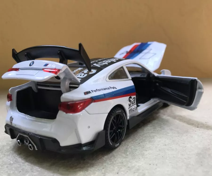 ​Mô hình xe ô tô BMW M4 Coupe 2021 tỷ lệ 1:32
