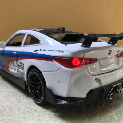 Mô hình xe ô tô BMW M4 Coupe 2021 tỷ lệ 1:32