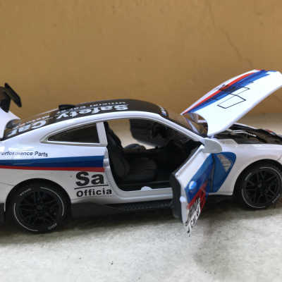 Mô hình xe ô tô BMW M4 Coupe 2021 tỷ lệ 1:32