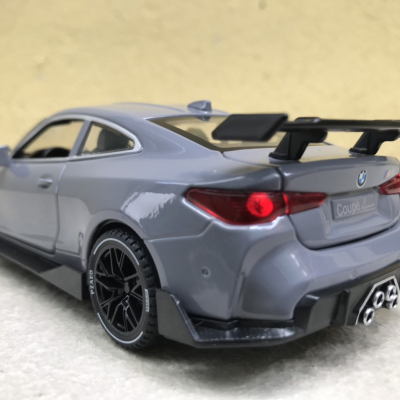 Mô hình xe ô tô BMW M4 Coupe 2022 tỷ lệ 1:32