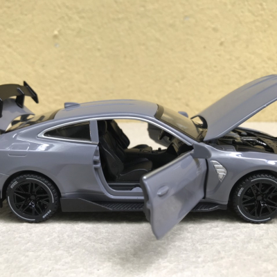 Mô hình xe ô tô BMW M4 Coupe 2022 tỷ lệ 1:32