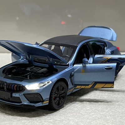 Mô hình xe ô tô BMW M8 tỷ lệ 1:32